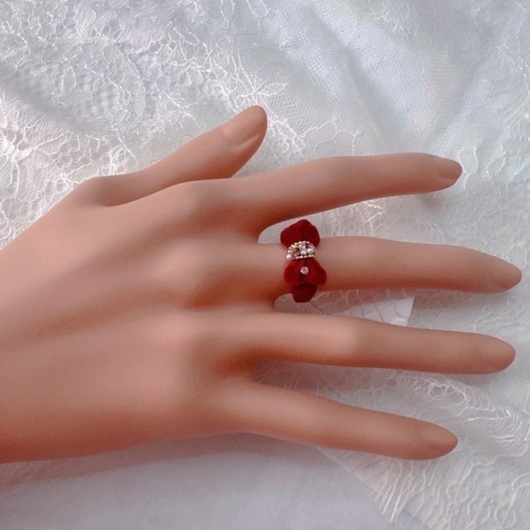 Velvet Rings - Picture 2 of 12